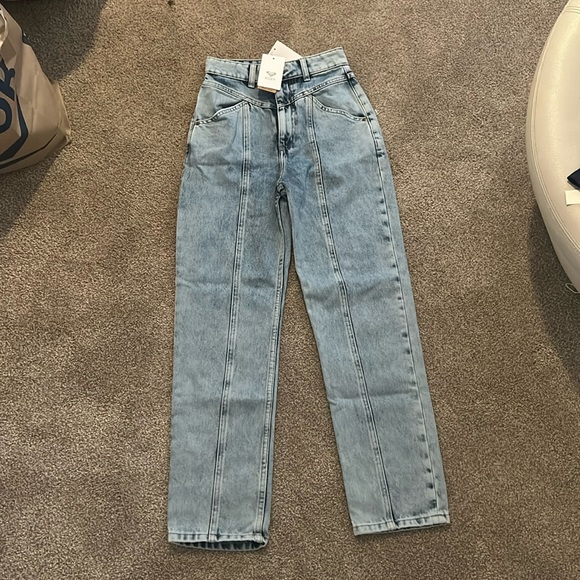 NWT Roxy High Waisted Mom Jeans - Picture 1 of 4